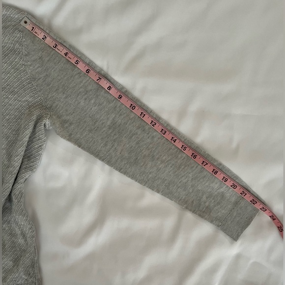 Calving Klein Women’s Layered Look Knit Sweater Size Medium Color Grey/White - Picture 8 of 8